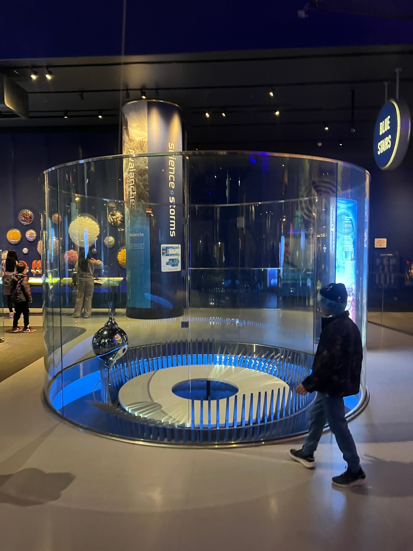 Curved tempered glass at Museum of Science & Industry — Chicago Glass Company