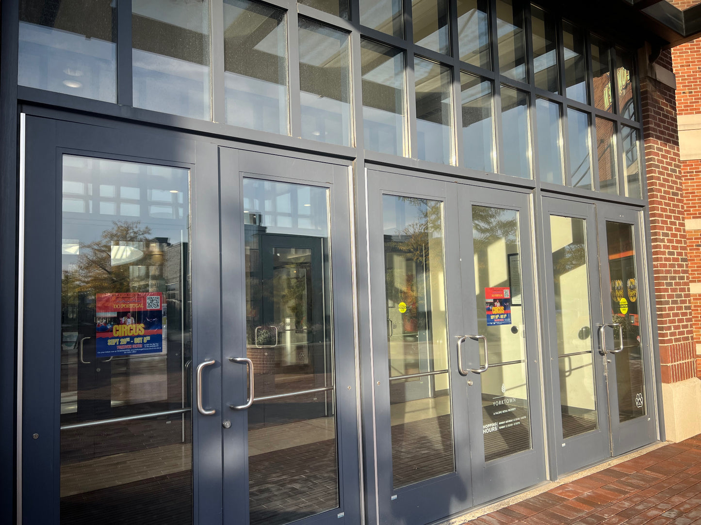 Commercial aluminum entrance doors — Yorktown project
